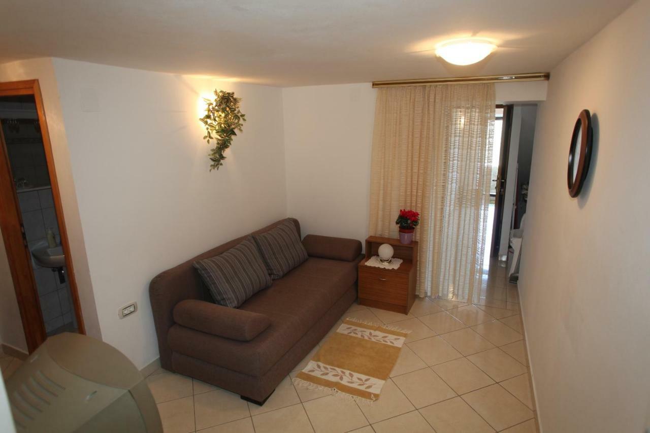 Accommodation Lily Vrana  Exterior foto
