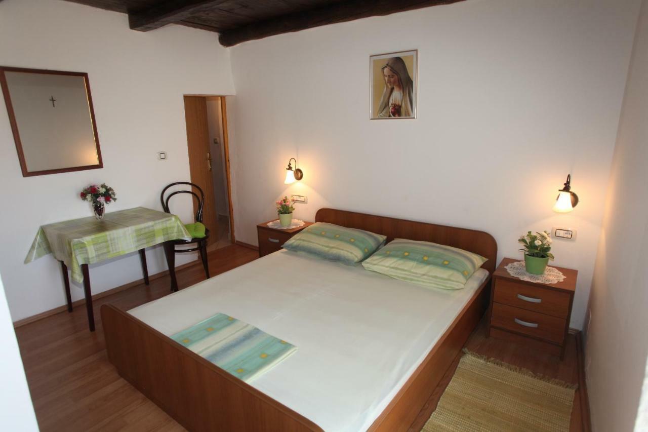 Accommodation Lily Vrana  Exterior foto